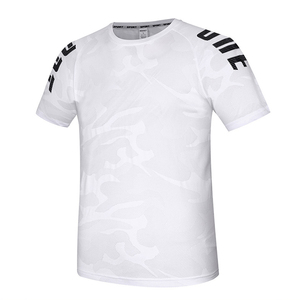 DTL-61135 personnalisé en nylon à manches courtes <span class=keywords><strong>Camouflage</strong></span> imprimé à séchage rapide adapté à la course à pied Fitness <span class=keywords><strong>T</strong></span>-<span class=keywords><strong>shirt</strong></span> Muscle Fitness pour hommes - Product Image 5