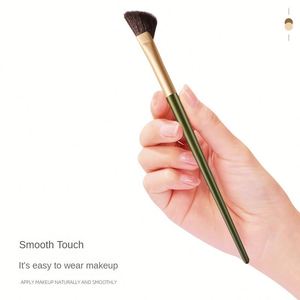 แปรงแต่งหน้าหัวเฉียงคุณภาพสูง ด้ามจับยาวปานกลาง สำหรับขายส่ง - Product Image 6
