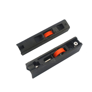 Rodamiento de nailon con ranura en V ROL 439 para rodillos de puertas y ventanas correderas - Product Image 3