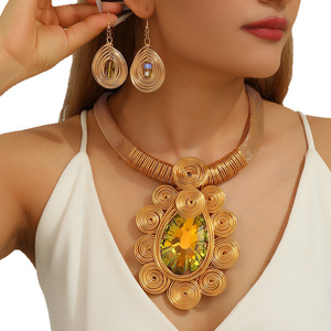 Parure de <span class=keywords><strong>bijoux</strong></span> <span class=keywords><strong>pour</strong></span> <span class=keywords><strong>femme</strong></span>, collier et boucles d'oreilles, style afrocentrique, avec cristaux exagérés, multicolores, en forme de corde et strass volumineux, <span class=keywords><strong>pour</strong></span> <span class=keywords><strong>mariage</strong></span> - Product Image 5