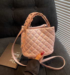 Sac bandoulière de luxe pour femme, design personnalisé avec logo, pour la portabilité et la mode féminine - Product Image 3