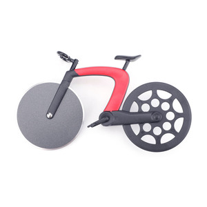 Cortador de Pizza en Forma de Bicicleta de Acero Inoxidable, Rojo, 19X10X3.5 cm, Mango Antideslizante para Uso en Repostería Casera - Product Image 5