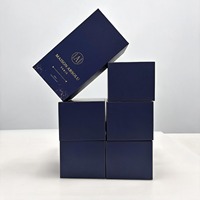 Boîte en papier rigide à deux pièces avec impression dorée et fermeture magnétique pour cadeaux