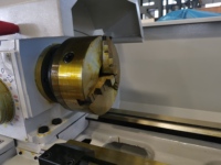 Hochwertige 220-V-Drehmaschine mit mittlerer Beans pru chung 1500mm CA6140 Horizontale Torno-Getriebe motor Motor lager kern komponenten