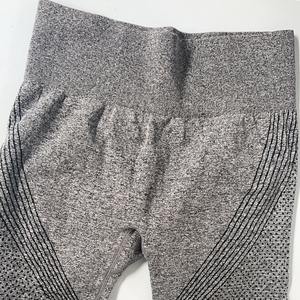 NuoYi女性用ハイウエストセクシーラインバットリフトスポーツレギンスXLサイズシームレスナイロン/スパンデックスジムフィットネスパンツヨガレギンス - Product Image 5