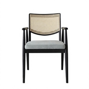 Chaise de salle à manger minimaliste moderne avec structure en bois, dossier en rotin, revêtement en microfibre, siège rembourré, fauteuil pour salle à manger et maison - Product Image 3