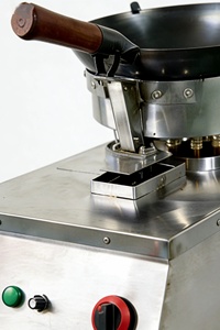 Robot de cuisine intelligent commercial entièrement automatique pour la cuisson et la préparation de plats sautés, type Wok, avec fonction de mélange manuel simulé, idéal pour la préparation de riz frit - Product Image 5