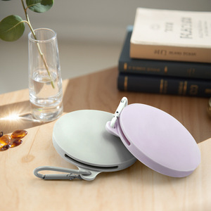 Sac à friandises pour chien en silicone écologique, automatique, portable, imperméable, de qualité alimentaire, avec mousqueton pour les promenades en plein air - Product Image 5