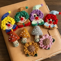 Broche en crochet faite main au design clown mignon, motif champignon et tournesol, ensemble d'artisanat de décoration intérieure de haute qualité