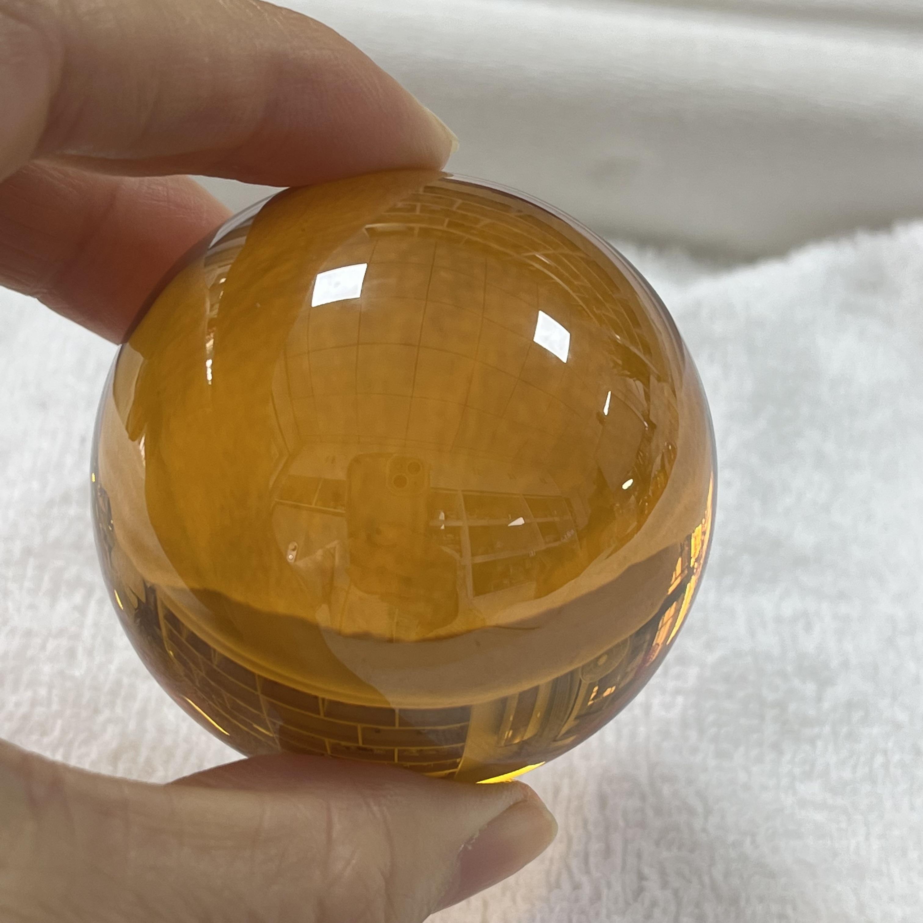 สีเหลือง