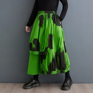 卸売2024春の新しいルーズでスリミングな絞り染めプリント不規則なパーソナライズされたファッション多用途の女性のハーフスカート