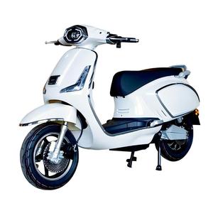 รถมอเตอร์ไซค์สองล้อกำลังสูง 1500w สำหรับเดินทางในบ้าน แบตเตอรี่ในตัว ระบบเบรกดิสก์คู่ ลดราคาพิเศษ - Product Image 1