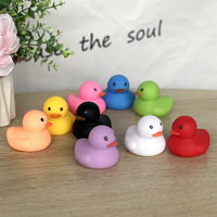 Cadeau promotionnel bébé bain piscine flottant jouet coloré sûr Miniature Silicone caoutchouc canard