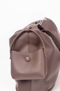 Bolso de Hombro de Cuero Vacuno Genuino de Lujo para Mujer, Diseño Geométrico de Verano, de Alta Calidad, con Cierre y Hecho a Mano - Product Image 6