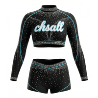 Uniforme de Porristas de Manga Larga de Dos Piezas con Pedrería, Cuello Alto, Traje de Porristas con Shorts Brillantes