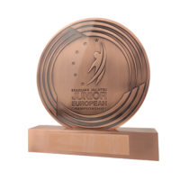 Trophée Abstrait Géométrique Sur Mesure Arabie Saoudite : Plaque Métallique de Luxe avec Finition Dorée pour Événements Sportifs 2026
