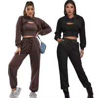 Ensemble de sport pour femme personnalisé en coton 3 pièces, ensemble de jogging, ensemble de survêtement avec veste à capuche courte à coupe brute à manches longues, tenues de sport pour femme