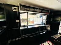 Remolque de Comida Comercial con Parrilla Giratoria para Hot Dogs, para Venta de Salchichas Alemanas Gourmet en Mercado de Estilo Vintage
