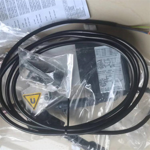 Válvula Reductora de Presión Tescom de 1/2 Pulgada para Agua a Temperatura Normal, Uso General, Repuestos para Control Industrial - Product Image 1