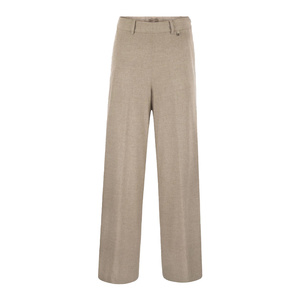 Pantalons pour femmes au style moderne et frais, conçus pour une mobilité flexible, avec une forme élégante et un style décontracté pour tous les jours. - Product Image 1