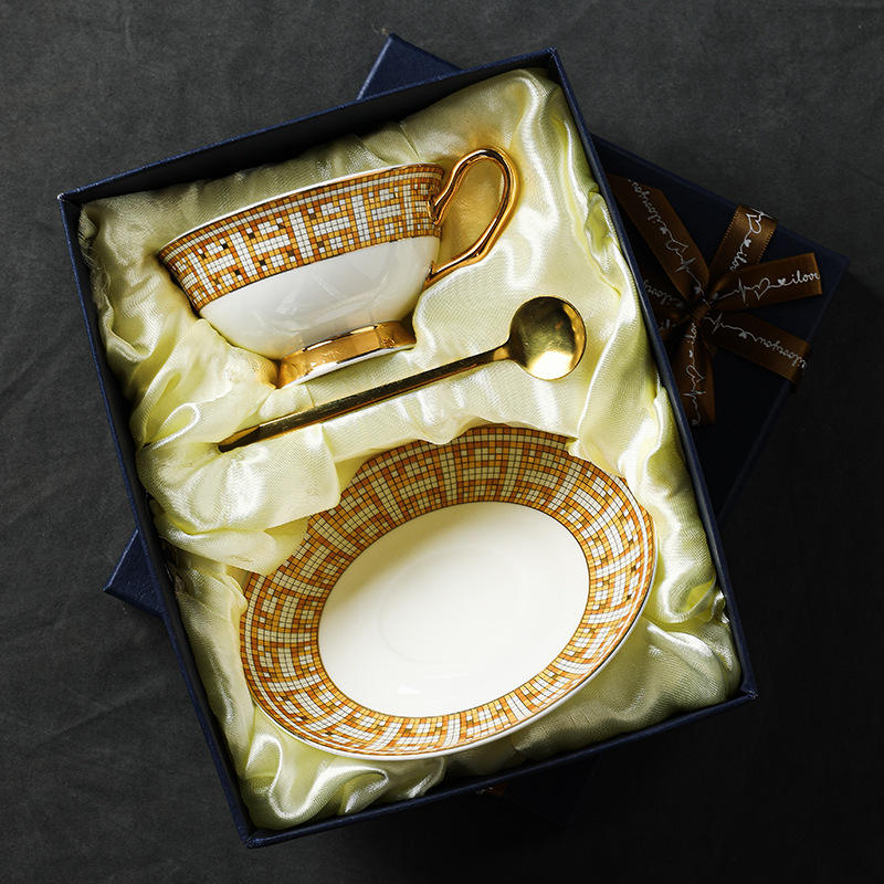 Gold grid 1 cup 1 dish 1 spoon (gift box)