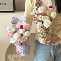 Simpul kupu-kupu kecil bunga bulat genggam segar buket bunga es krim desain indah buatan tangan putih karton seni bunga