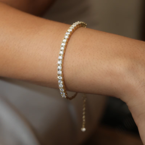 กำไลข้อมือเพชรโมอิสซาไนต์ VVS GRA ของ Loved Creations รุ่น Inspirational Morris Code MAMA ชุบทอง 14K สำหรับผู้หญิง - Product Image 2