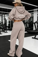 Vente en gros OEM – Ensemble deux pièces rose personnalisé avec logo pour femme : sweat à capuche court zippé et pantalon de survêtement