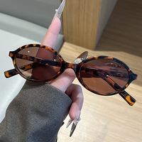 Gafas Ópticas Unisex Ovaladas para Uso Diario, Fabricadas con Montura TR90 Ligera y Suave y Lentes de Resina Transparente Cristalina