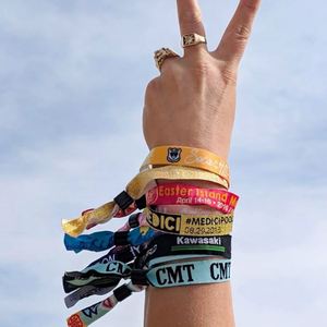 สายรัดข้อมือผ้าแจ็คการ์ดโพลีเอสเตอร์สำหรับงานเทศกาล งานแต่งงาน งานปาร์ตี้ พร้อมตัวล็อคแบบสไลด์ ราคาประหยัด โปรโมชั่นพิเศษ - Product Image 2