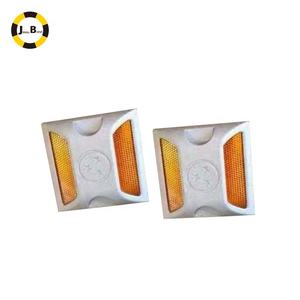 गर्म बिक्री चिंतनशील सुरक्षा उत्पादों डबल पक्षों यातायात चेतावनी राजमार्ग पीला एबीएस रोड स्टड - Product Image 6