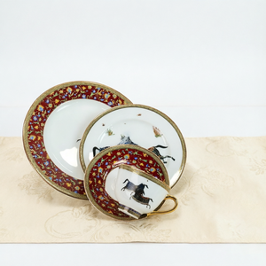 Service de table en porcelaine fine de haute qualité avec motif cheval, comprenant tasses à café, soucoupes et assiettes de mariage, pour la vente en gros - Product Image 3