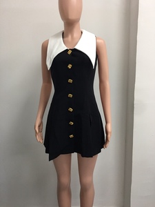 Vestido Mini con Cuello Blanco y Negro para Mujer - Vestido Formal Plisado con Botones Dorados, Vestidos de Moda - Product Image 5