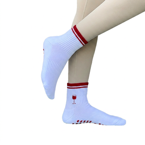 White Ankle <b>Socks</b> With Red Trim Breathable Knitted <b>Running</b> <b>Socks</b> For Adults Summer Wear - Product Image 4