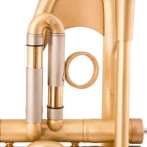 <span class=keywords><strong>Trompette</strong></span> BB à <span class=keywords><strong>3</strong></span> <span class=keywords><strong>pistons</strong></span> de qualité supérieure avec finition laquée or satiné, construction en laiton durable pour performance professionnelle en orchestre - Product Image 3