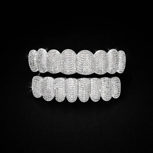 ขายดี! ชุดกริลล์ซ์เพชรโมอิสซาไนต์ VVS สุดหรู สไตล์ฮิปฮอป  ทำตามสั่ง  วัสดุเงินแท้ 925  สำหรับงานปาร์ตี้  มีจำหน่ายจำนวนมาก - Product Image 4