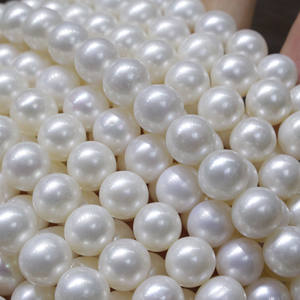 Collier de perles d'eau douce naturelles de 9 à 10 mm avec cercle presque parfait, couleur blanche brillante, boucle rétro luxueuse - Product Image 1