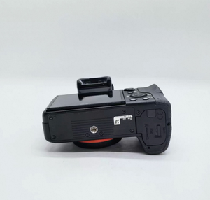 Solo cuerpo de cámara A7C2 usado — 33.0MP full-frame + 5 ejes de estabilización de imagen (IBIS) de 7 paradas, en excelentes condiciones, completamente funcional. - Product Image 4