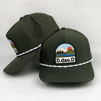 Op maat gemaakte geweven patch snapback cap 5-panel unisex laser geperforeerd PU gecoat koord trim platte klep olijfgroen ademend