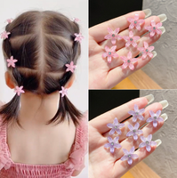 Ensemble de pinces à cheveux pour enfants pour tresser des mini-fleurs. Coiffure mignonne pour fille avec de petites tresses. Petites pinces à cheveux pour petites filles.