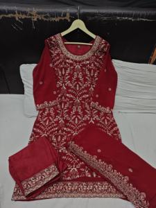 ชุดซอลวาร์จาก georgette pakistani หนังเทียมพร้อมด้วยชุดสูททำงานแบบถักและโมติ - Product Image 3