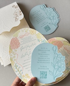 Invitation de mariage ovale en papier coton texturé gaufré floral rose crème et bleu de luxe avec enveloppe RSVP et code QR, impression personnalisée - Product Image 2