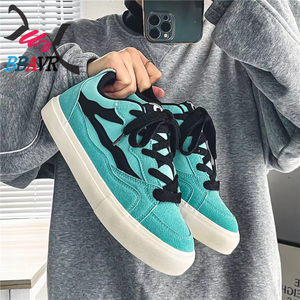 รองเท้าผ้าใบผู้ชายสไตล์สปอร์ตและลำลองรุ่นใหม่ขายดี - Product Image 3