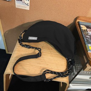 Korean Style Solid Color Crossbody Bag Large Capacity Nylon Men's And Women's Everyday Use Spring 2025 - Product Image 2