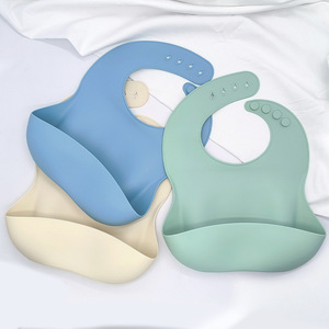 Bavoir bébé en silicone 3D type arc surface mate 0-12 mois accessoire d'alimentation - Product Image 1
