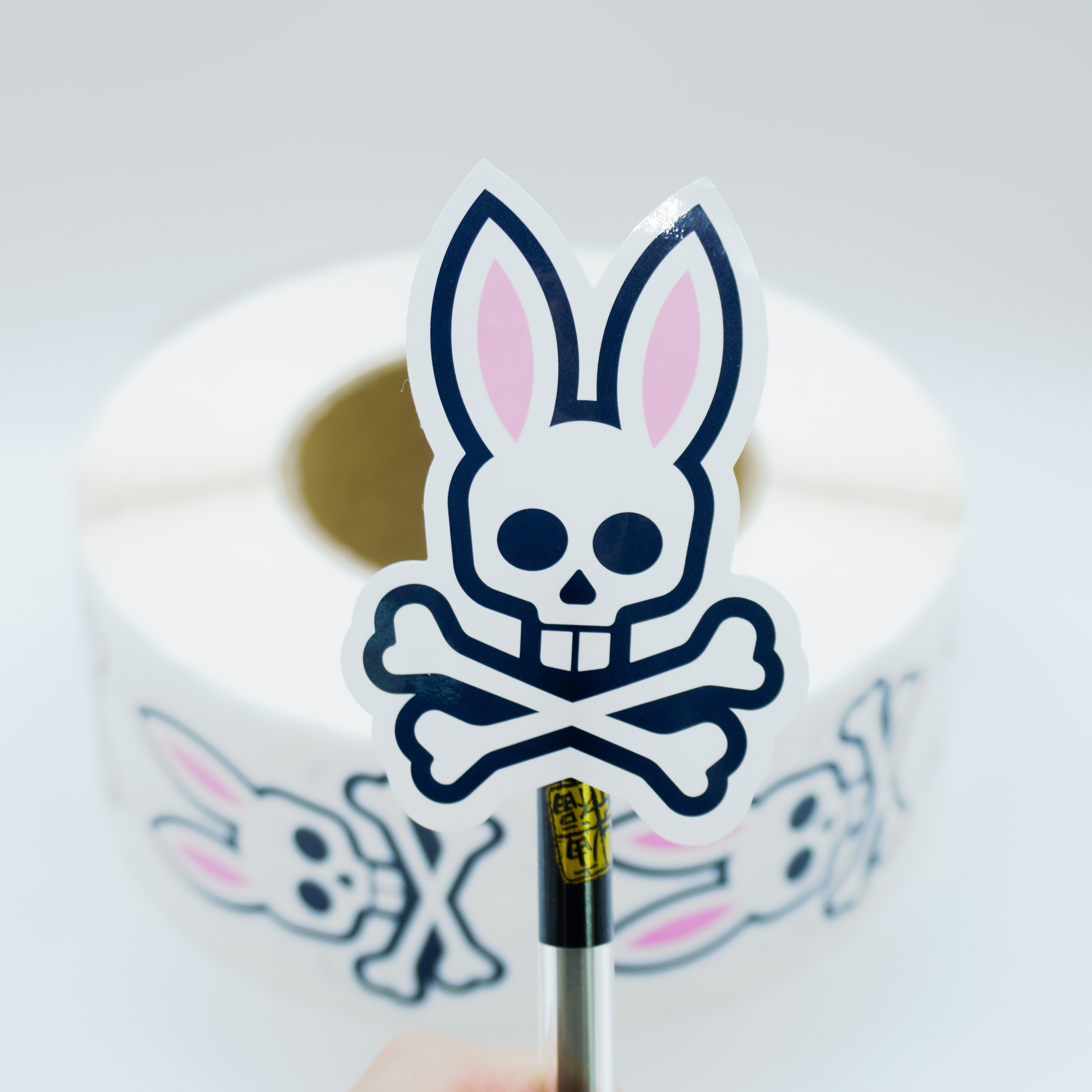 Custom Shapes Waterproof Vinyl Logo Sticker Roll Private Packaging Label Design Glossy Finish Cute Custom Logo Stickers Boxed