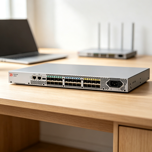 Matériel de réseau SAN Fibre Channel Brocade G710, 8 ports activés avec transceivers SFP+, commutateur réseau 64G Gen7 - Product Image 3