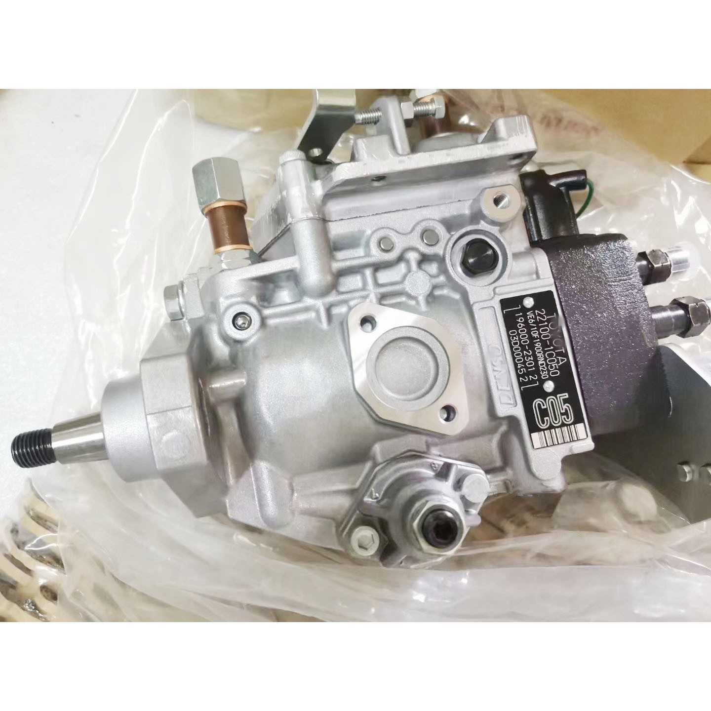 common rail pump 22100-1C050 diesel injection pump 22100-1C050 196000-2301 for Toyota 1HZ Landcruiser 4.2ltr 22100-1C050