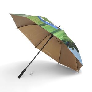 Paraguas Clásico de Alta Calidad con Mango de Madera y Toldo Grande, Paraguas Promocional para Días de Lluvia - Product Image 4