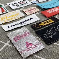 Étiquettes personnalisées en satin tissé avec logo pour vêtements de marque, fabriquées en usine